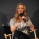 Lisa Kudrow: Apple Store