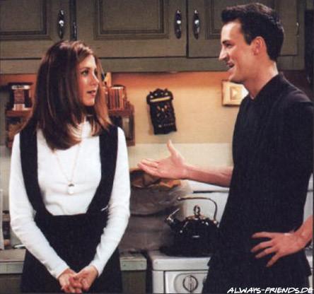 Rachel et Chandler discutent.